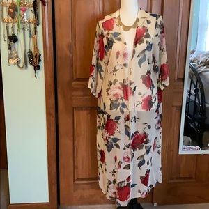 Sz M/L floral Kimono